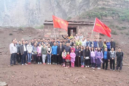 qiusu.com成功举行军事素质拓展训练